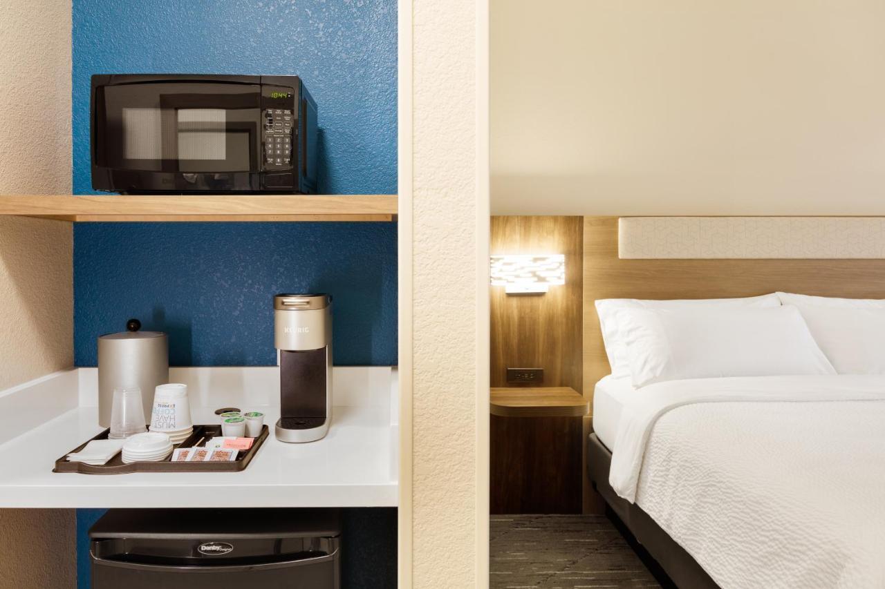 Holiday Inn Express Fremont By Ihg Exterior foto
